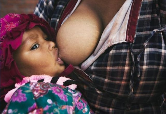 Facebook considerava fotos de amamentação obscenas e gerou polêmica com as mães usuárias da rede social | Pexels