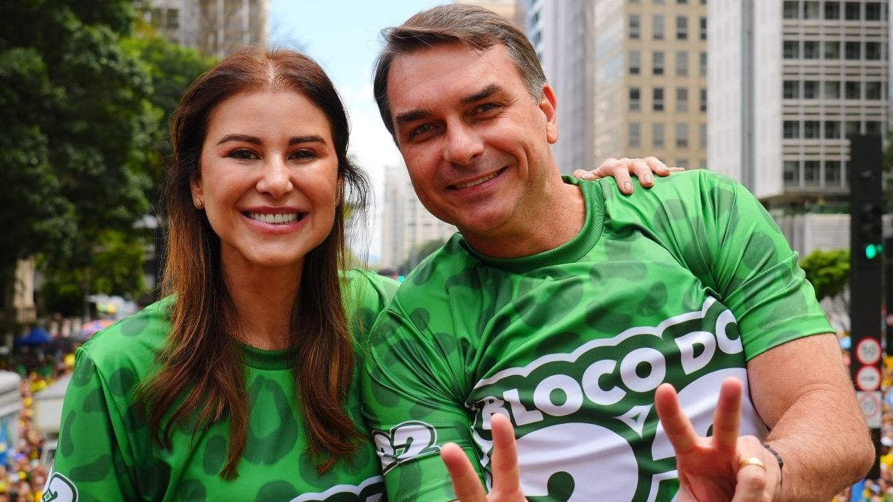 Região: Voo de Flávio e família deixa Equador e segue para Miami