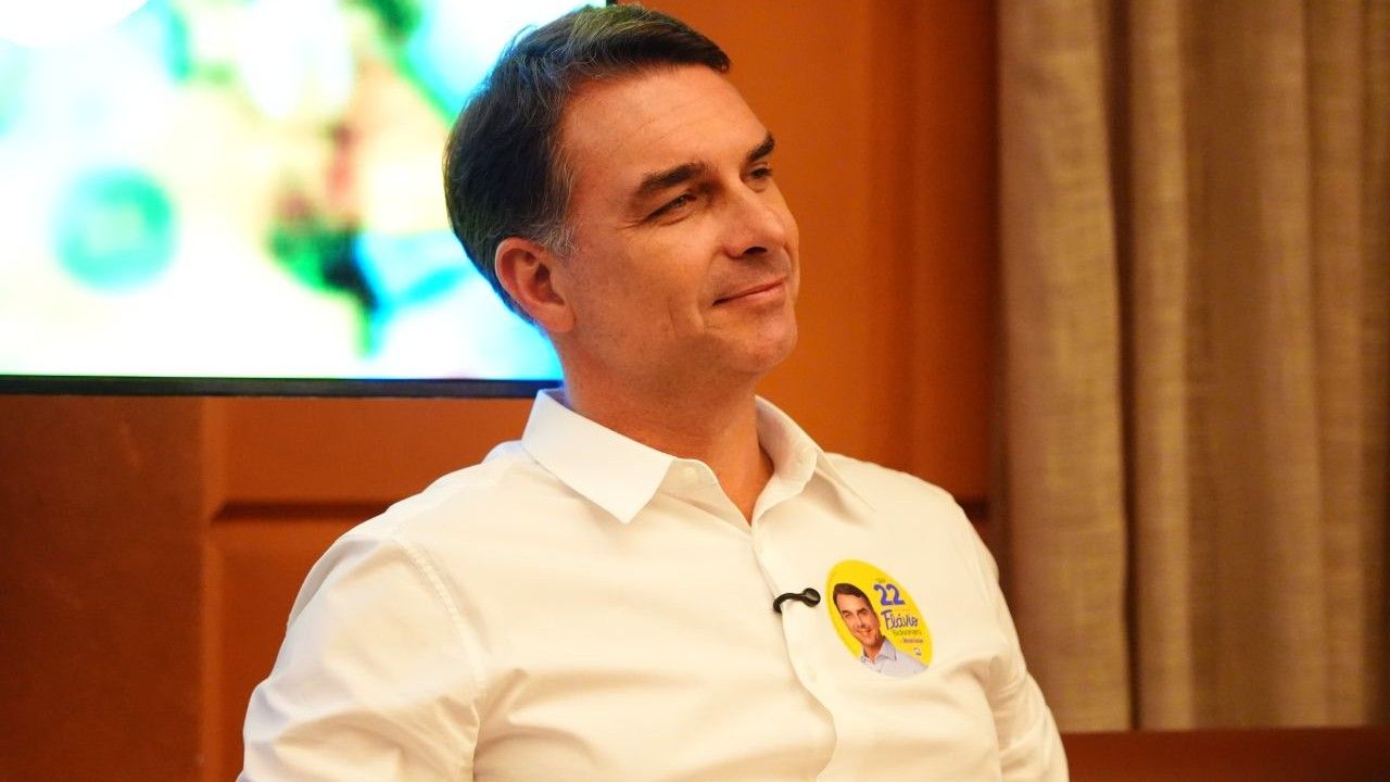 PF envia ao STF nova investigação contra Flávio Bolsonaro