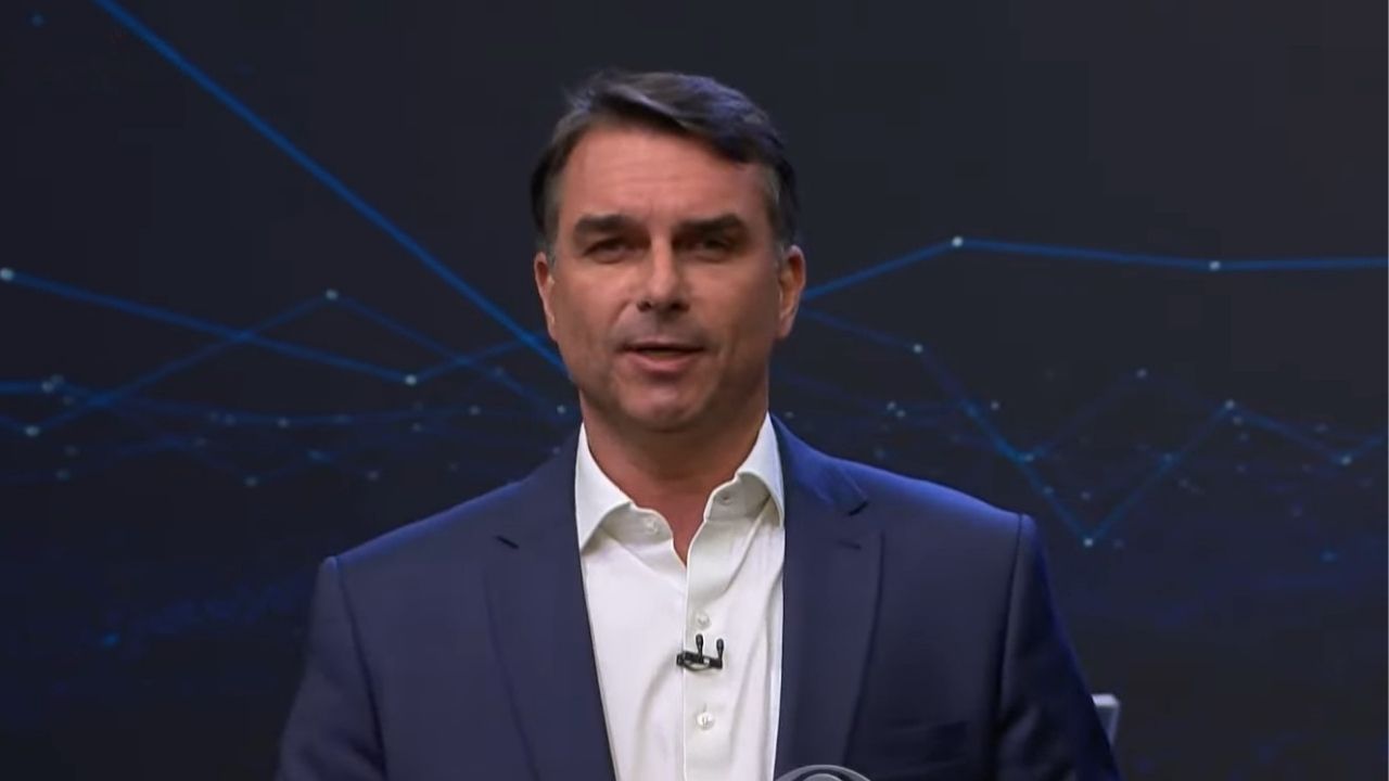 Flávio é advogado de PMs acusados de matar porteiro no RJ