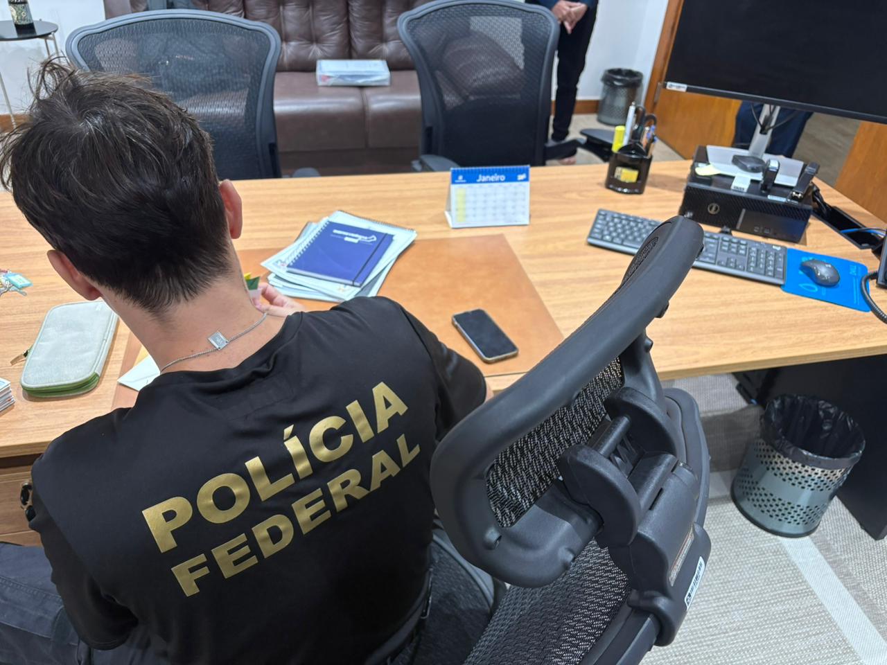 Imagem de Policial Federal em ação na sede da autarquia, no Centro do Rio de Janeiro | Divulgação/PF