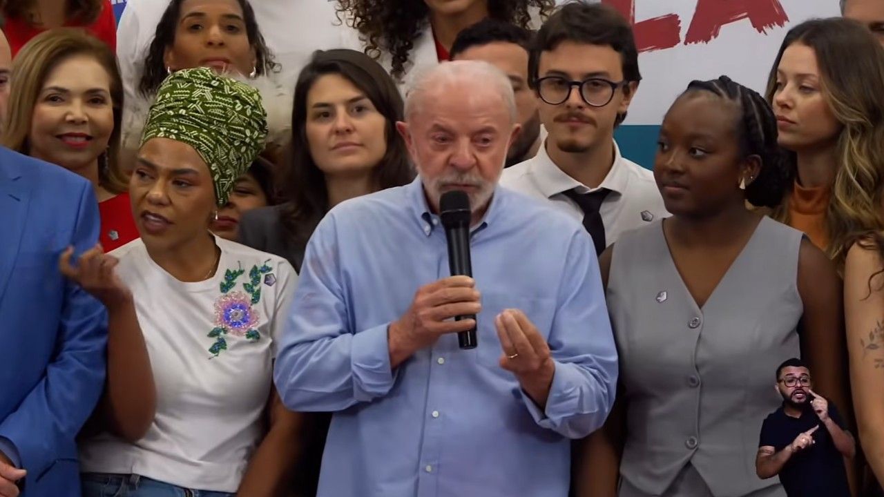 Lula promete federalizar presídios de segurança máxima