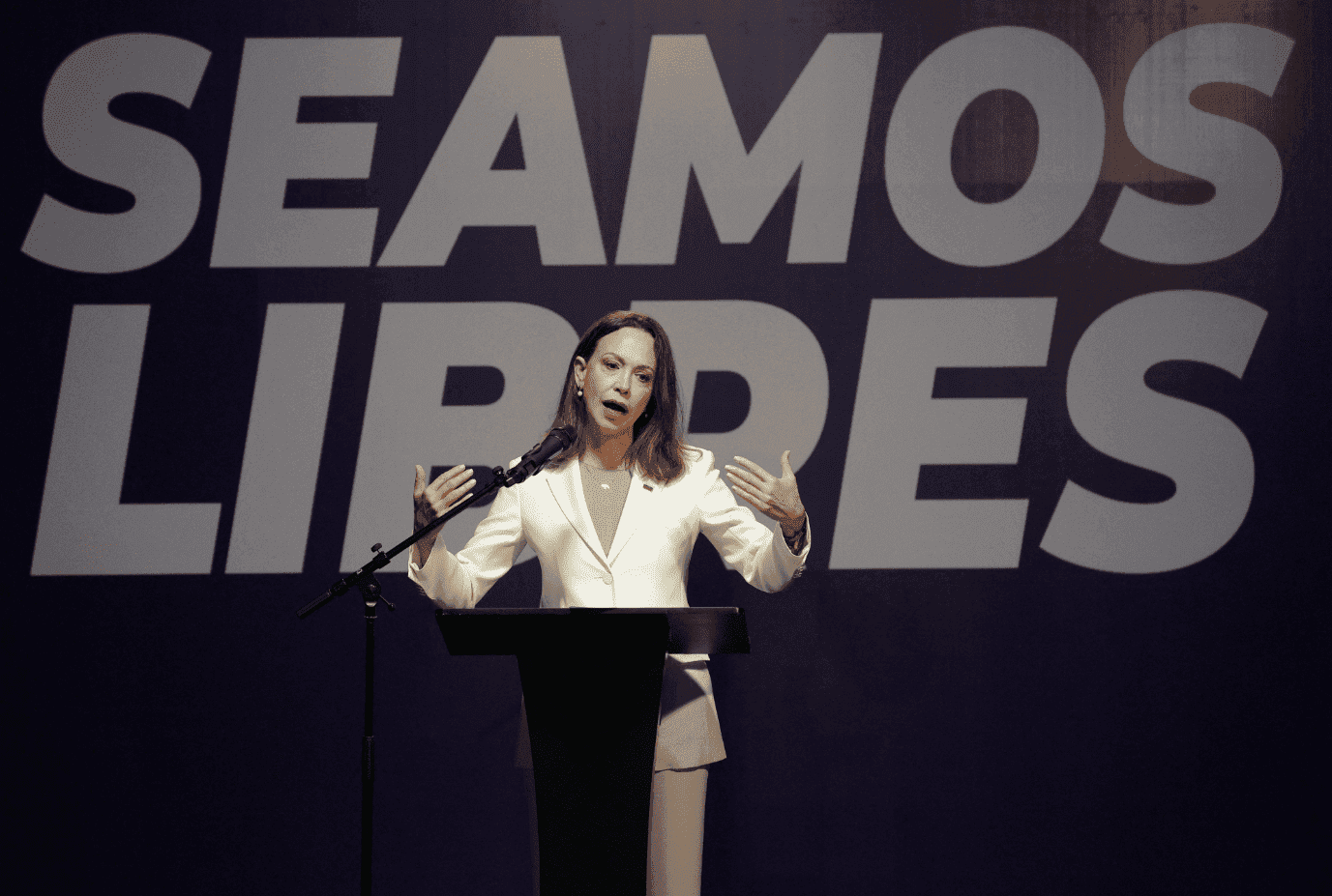 De volta à Venezuela, Corina Machado agradece Trump e Rubio