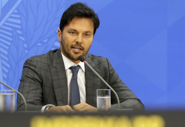 Ministro das Comunicações Fabio Faria é exonerado do governo