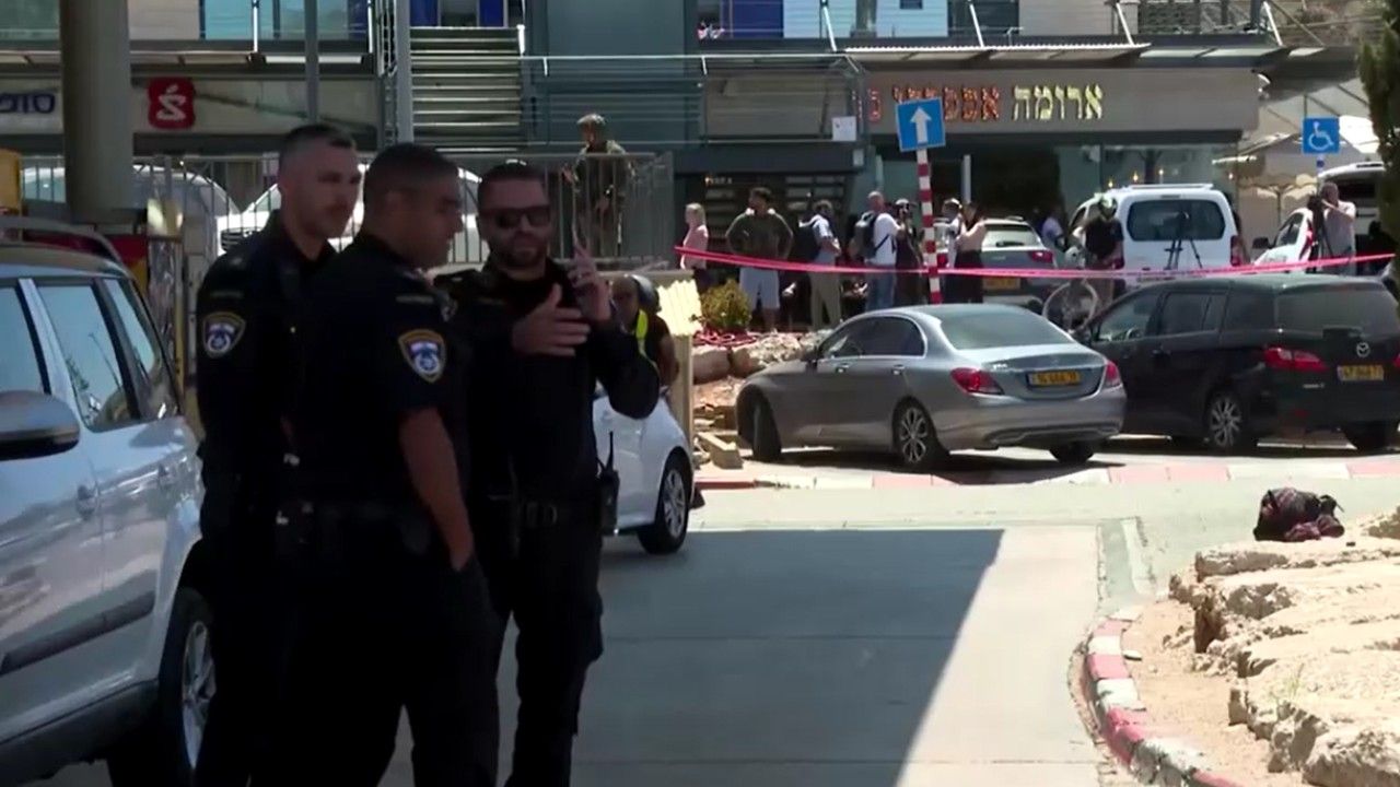 Ataque a tiros mata um e deixa cinco feridos em Israel