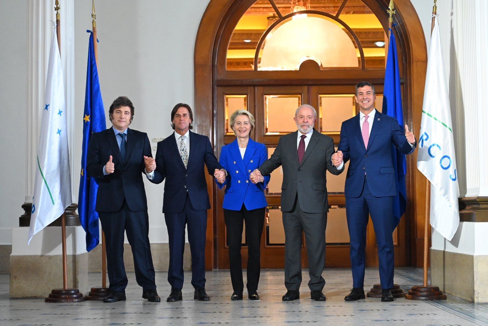 Presidentes dos países membros do Mercosul e Ursula von der Leyen participam de cúpula no Uruguai