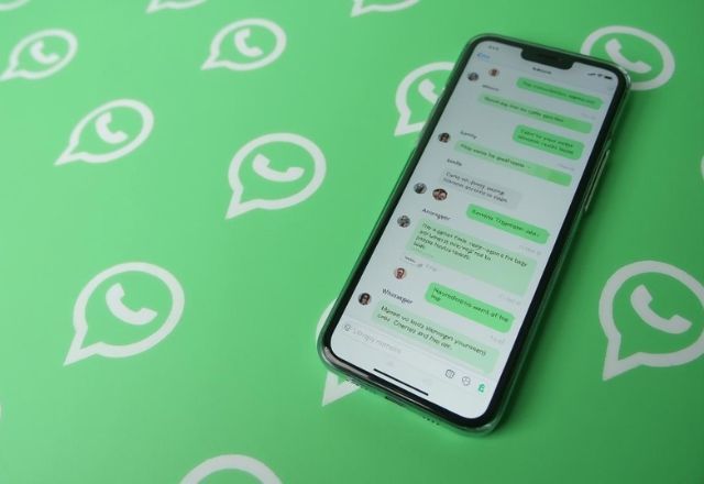 Recurso de nome e senha deve ser disponibilizado em breve para os usuários do WhatsApp | Cido Coelho/SBT News/Imagem gerada por IA