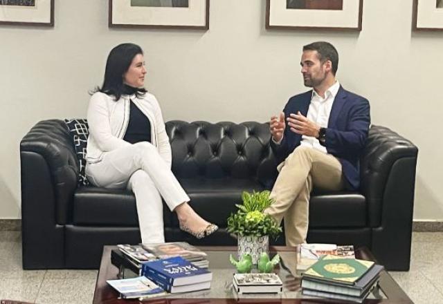 A senadora Simone Tebet e Eduardo Leite (Foto: Divulgação/Roberto Castelo)