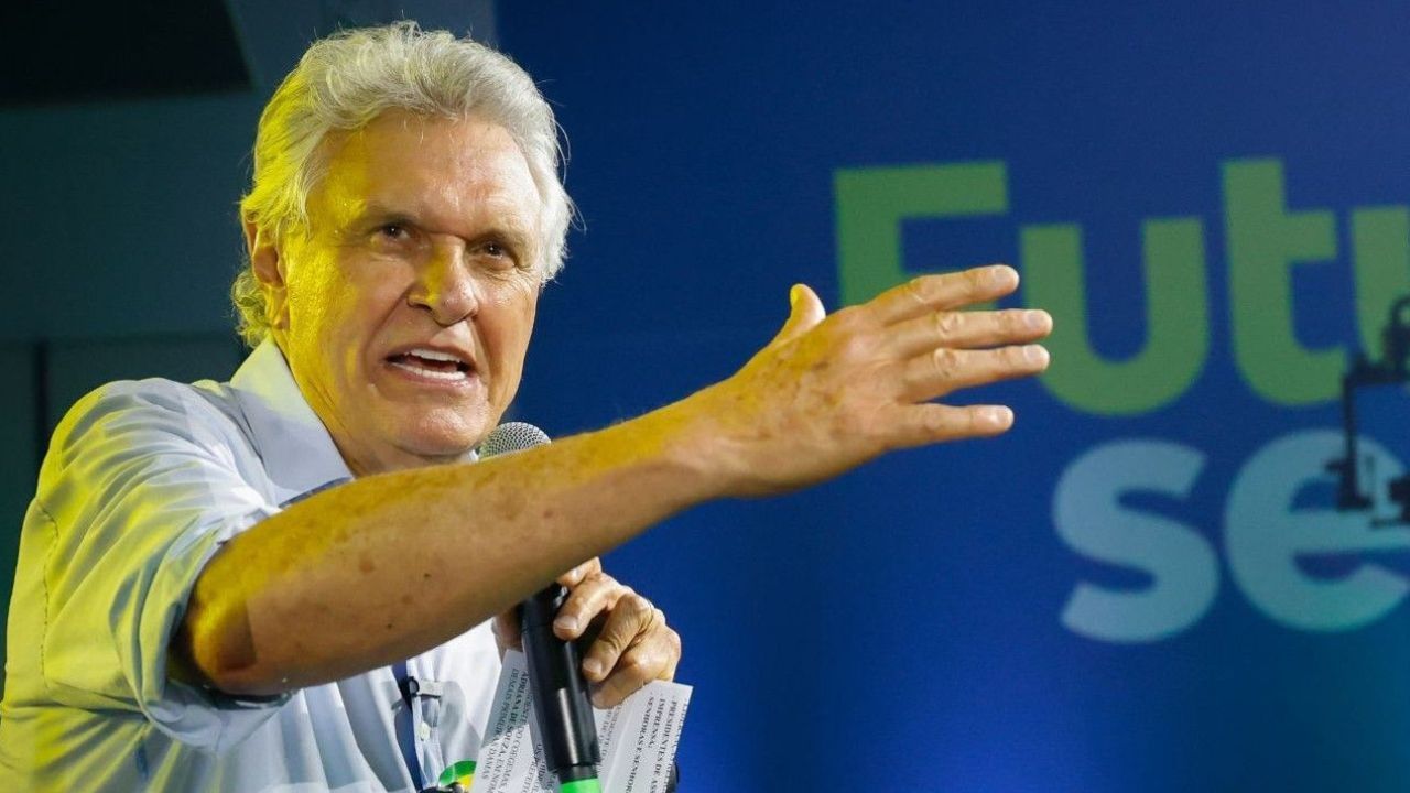 Caiado decide declarar apoio a Flávio Bolsonaro