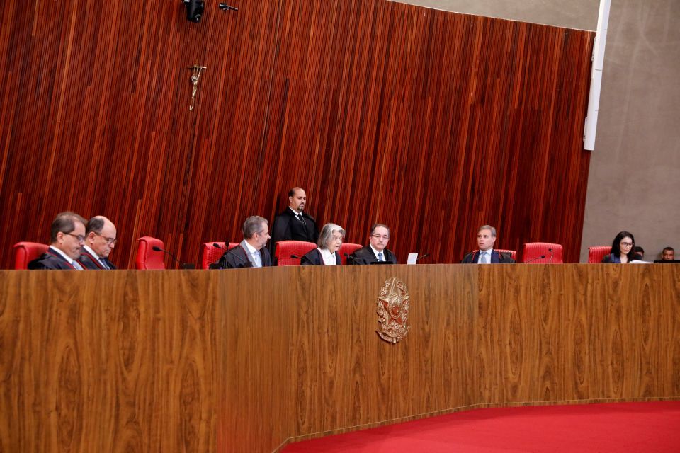 Sessão plenária do Tribunal Superior Eleitoral em 23 de abril | Divulgação/Alejandro Zambrana/Secom/TSE