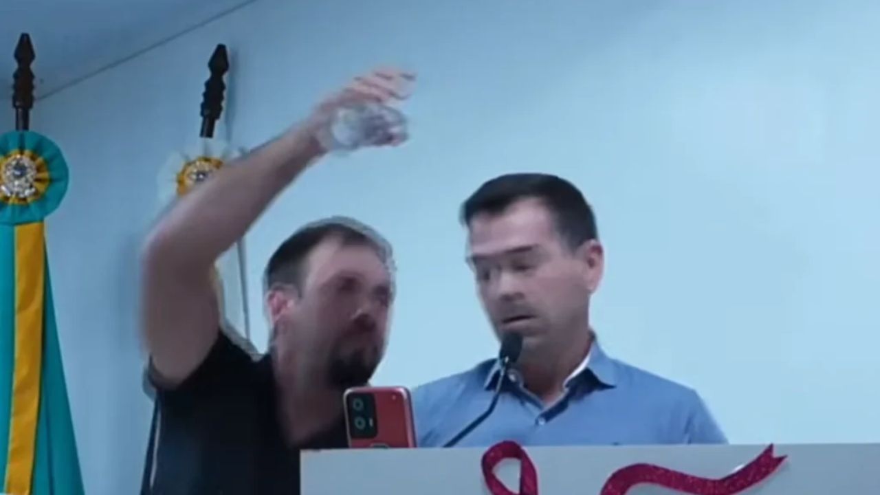 VÍDEO: vereadores brigam a socos durante sessão no RS