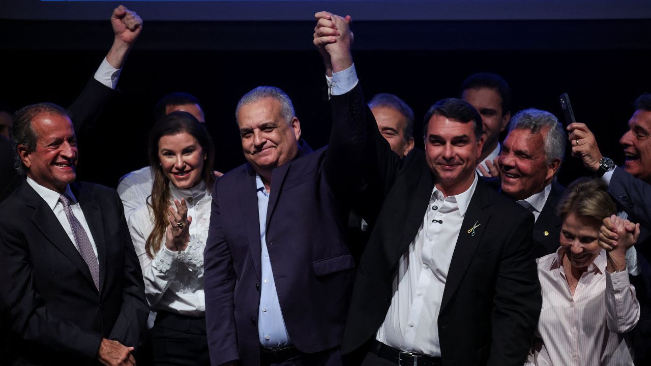Vice de Flávio afasta aliadas de Michelle da campanha