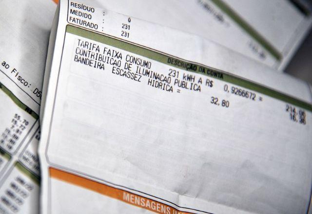 Prepare o bolso: outubro terá bandeira tarifária mais cara do sistema nas contas de luz