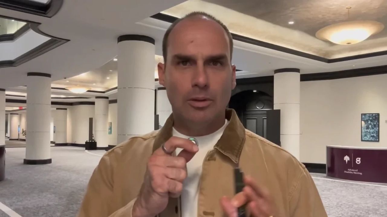 Em vídeo, Eduardo Bolsonaro pede anulação da eleição Em vídeo, Eduardo Bolsonaro pede anulação da eleição