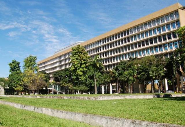 fachada UFRJ