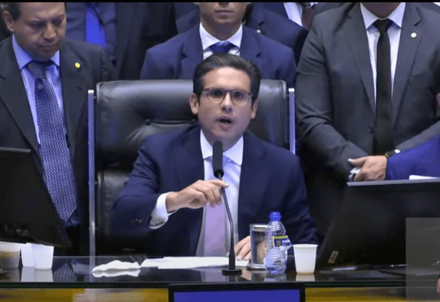 PV declara apoio à reeleição de Hugo Motta na Câmara