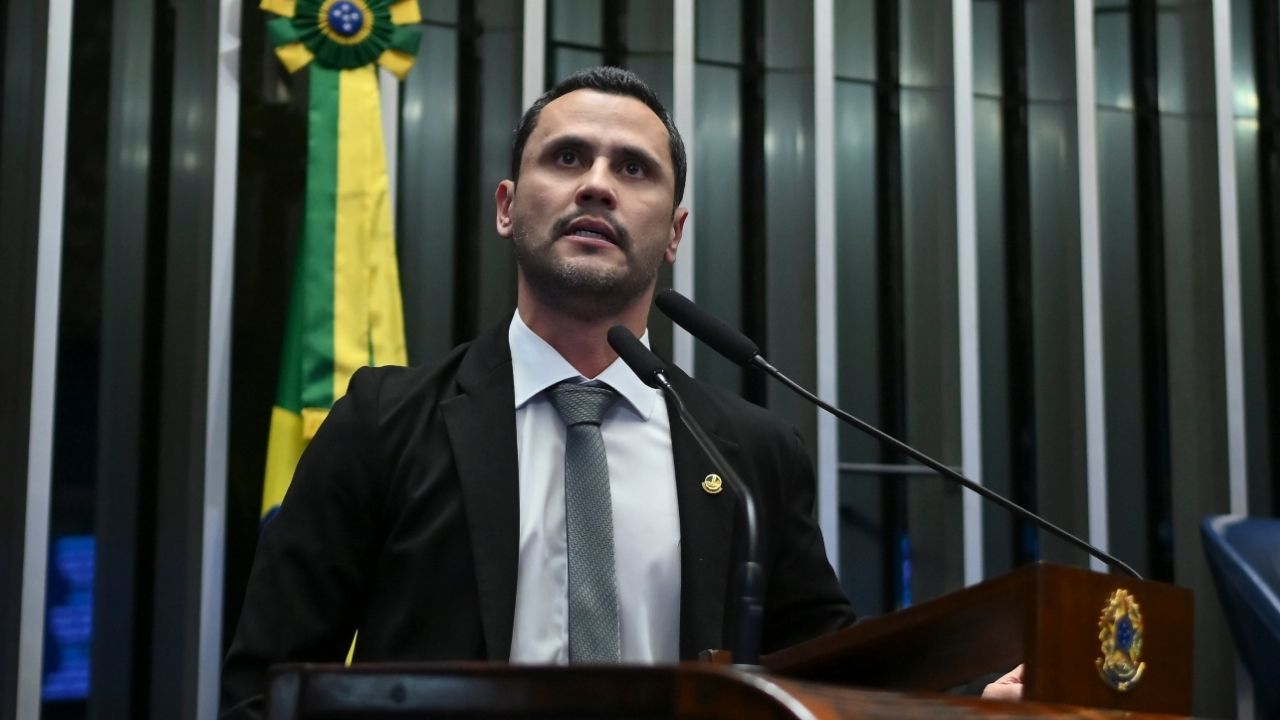 Cleitinho defende redução da maioridade até para crianças