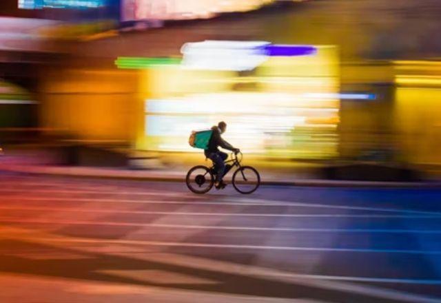 serviços de delivery e educação se destacam em lista de publicação norte-americana