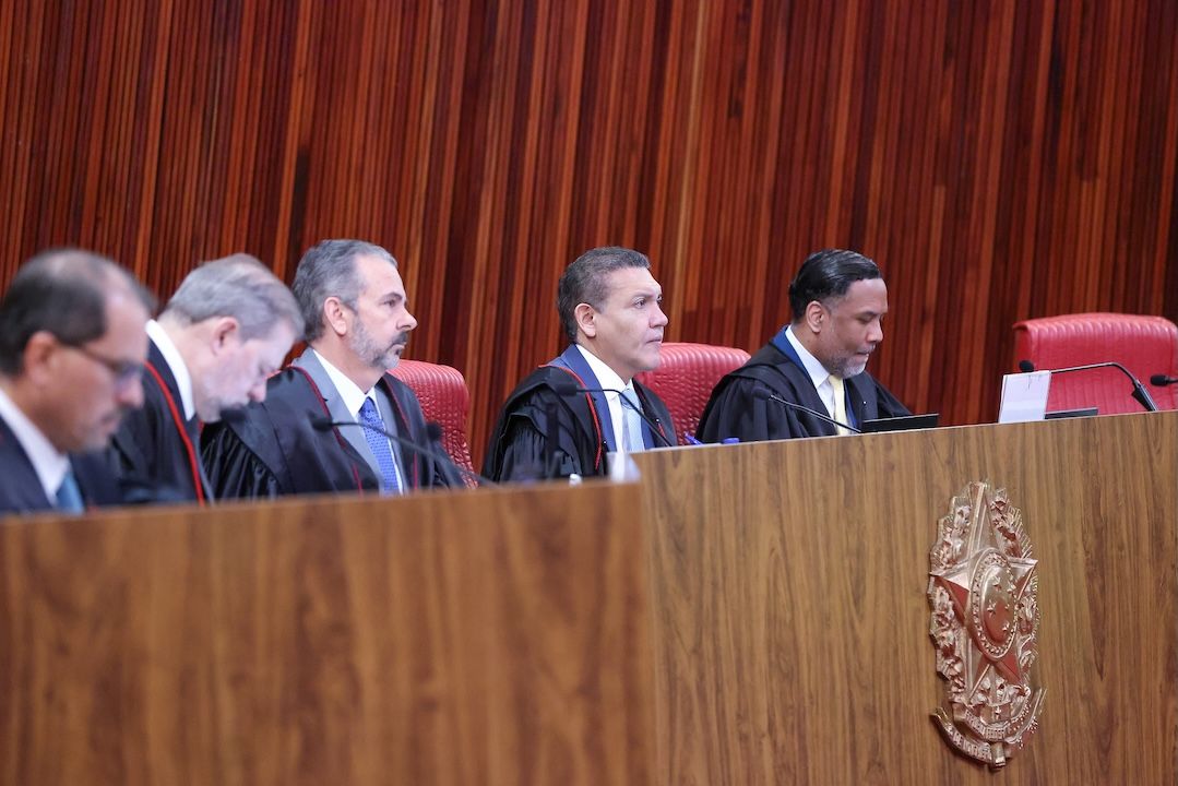 Diferença de votos faz ministros do TSE descartarem anulação Diferença de votos faz ministros do TSE descartarem anulação