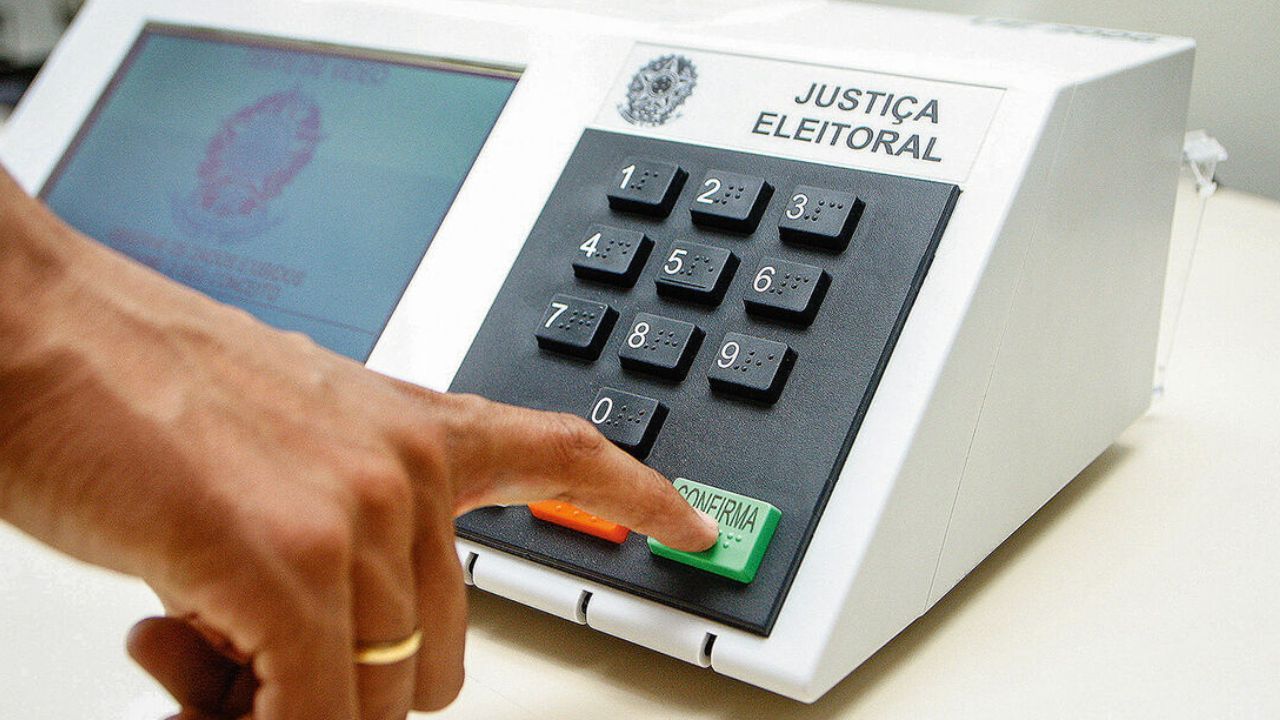 Controle de rede social é novo voto de cabresto, diz TST